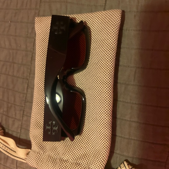 Tory Burch sunglasses tortoise shell brown lenses able to pop colors really good - Picture 3 of 10